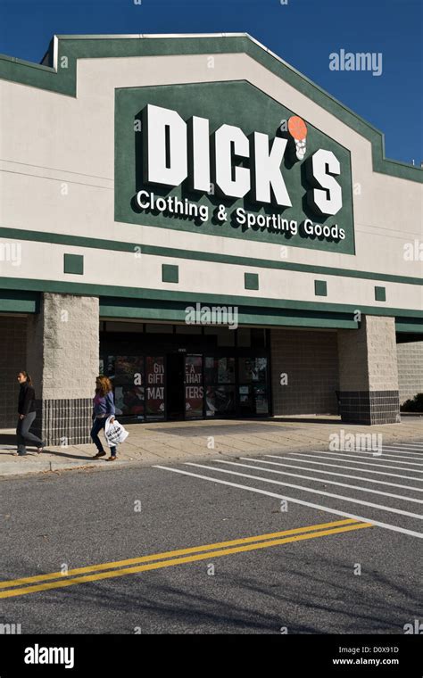 dick's clothing & sporting goods|More.